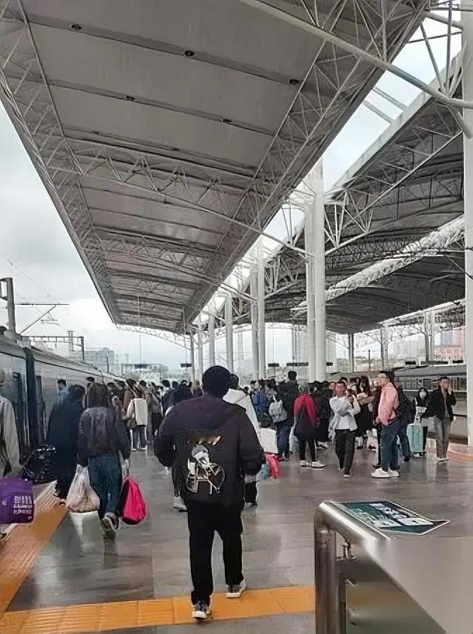 你信吗？老祖宗的话戳破的都是现代人的“隐形坑”。鱼放三天臭，客住三天