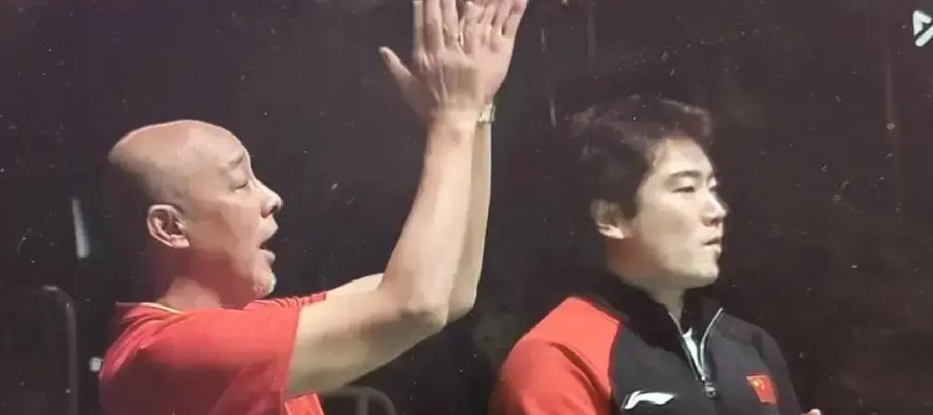 刘国梁27岁当总教练时，也没当过主教练。现在竞聘条件第一条：“必须曾任主教