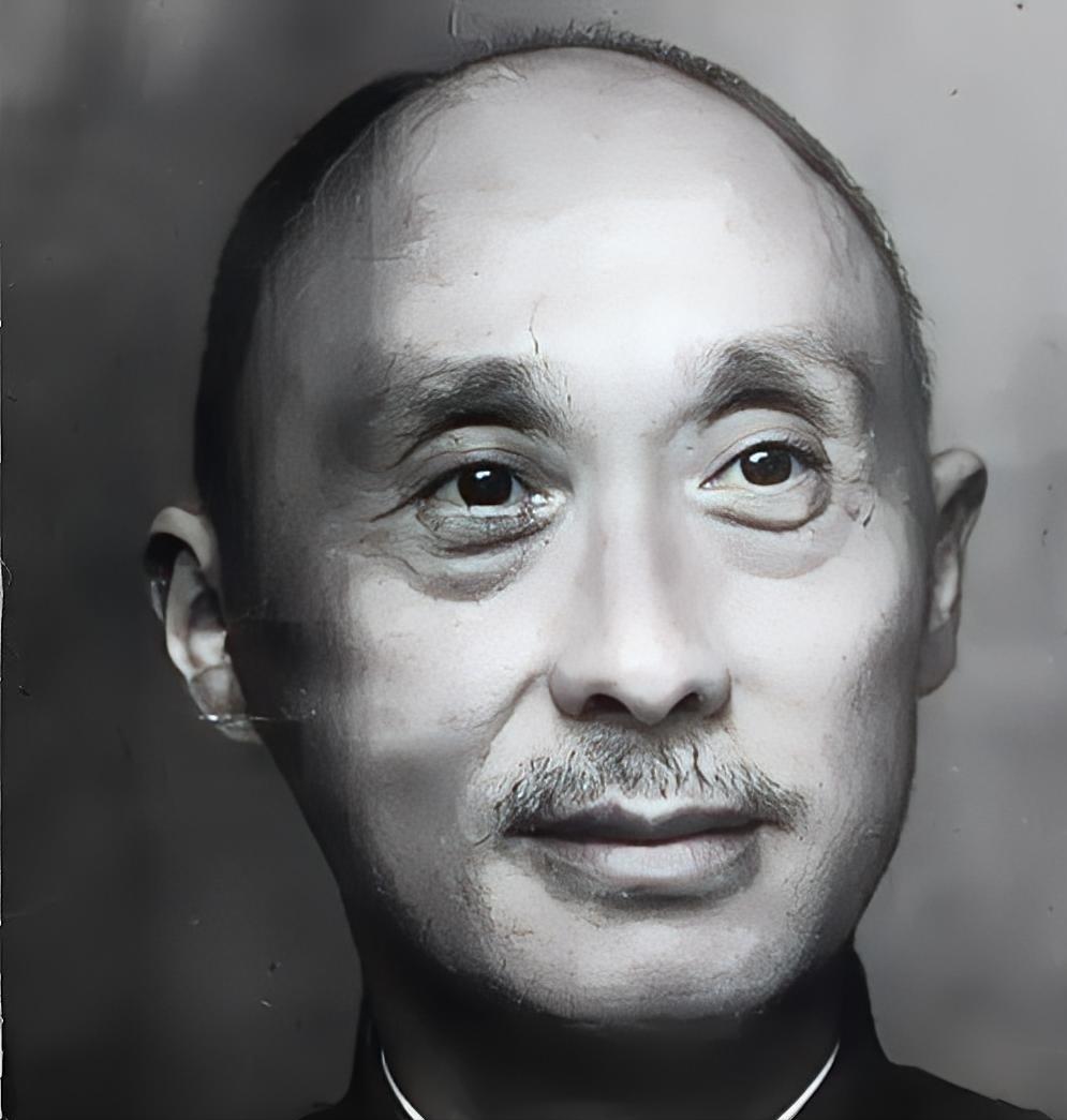 1948年，曾经开着汽车在光天化日之下奸淫妇女，活生生踢死佣人的国军中将王泽浚，