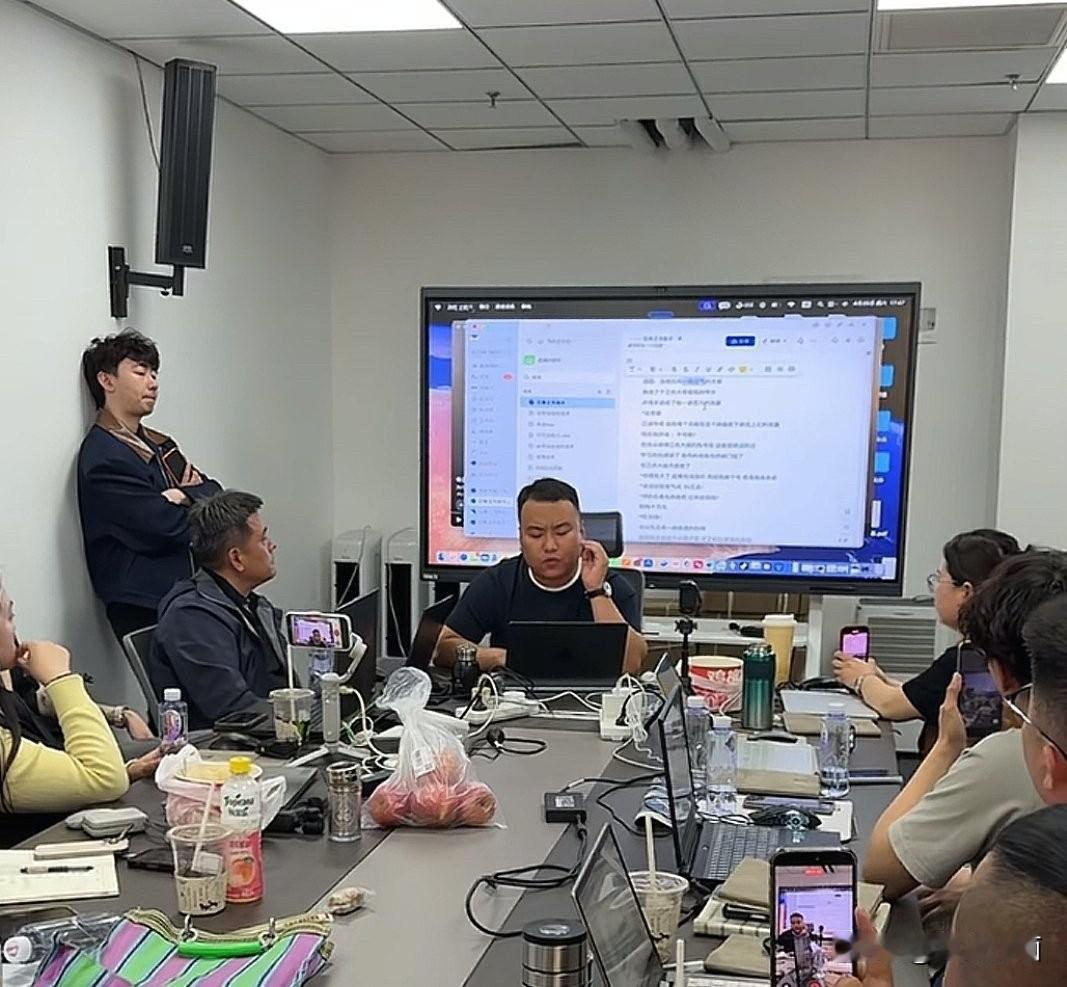 陈翔六点半演员集体倒戈出走2026年5月，初代喜剧顶流陈翔六点半陷入