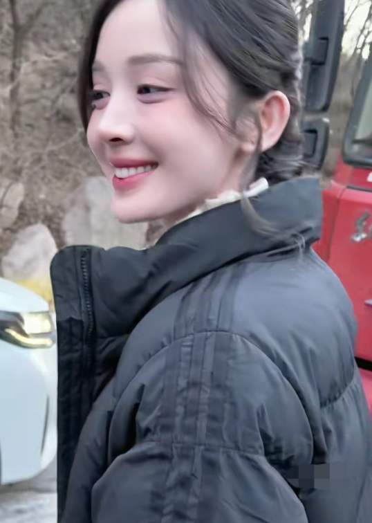 古力娜扎说看视频把自己看哭了全世界最会撒娇的女孩子本来一直对娜扎无感，看了这个