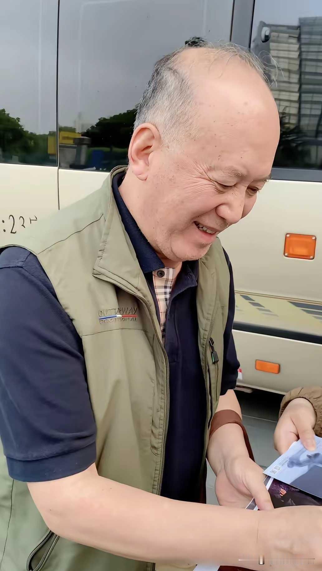 郭达被潘长江踢出局，人家70岁玩的更加高端，郭达如今也是到了退休年龄闲不住，话剧