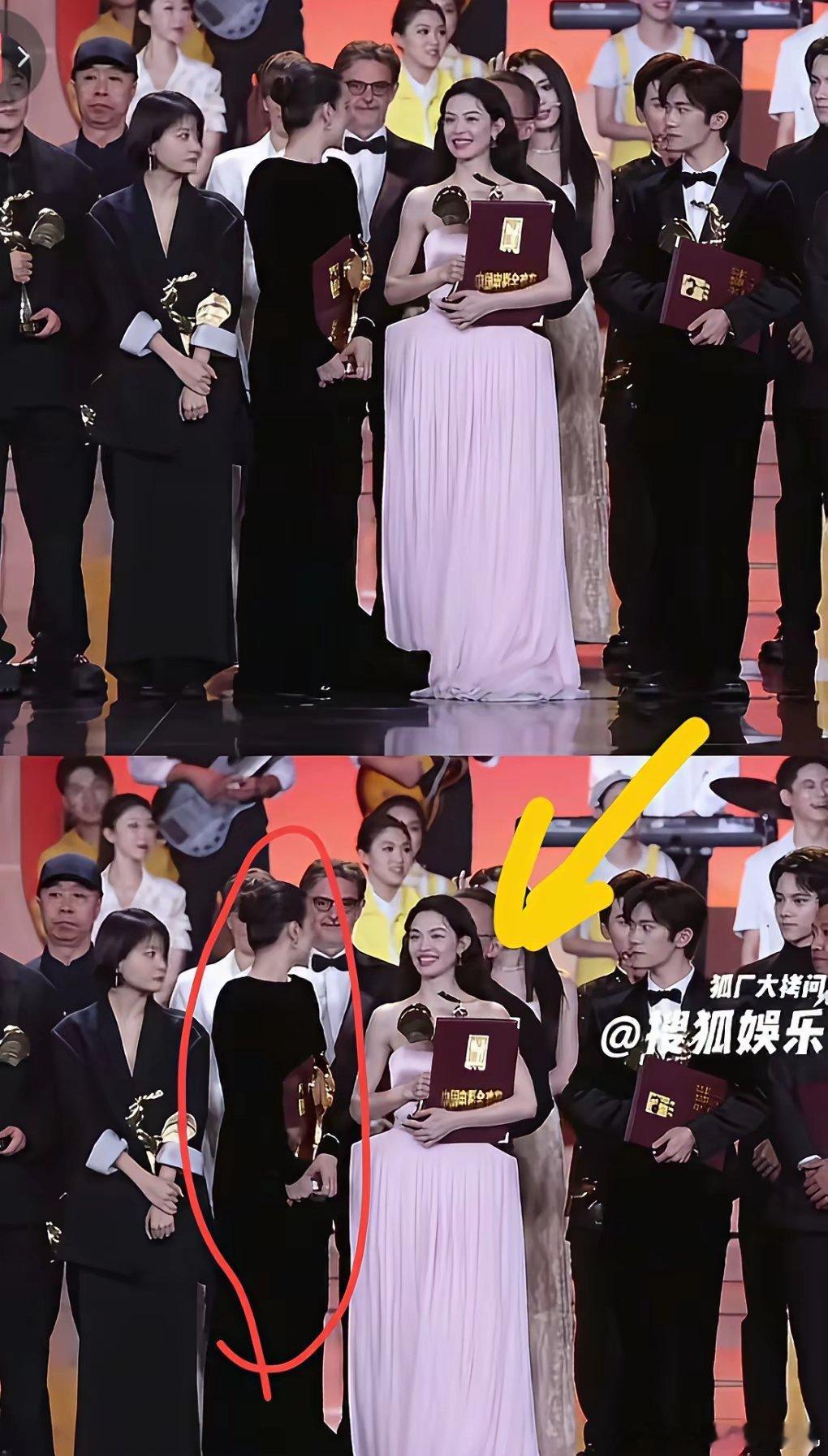 这下好了大家都知道钟楚曦很爱站c位了！还是第一次看到，一个最佳女配角，站在了最佳