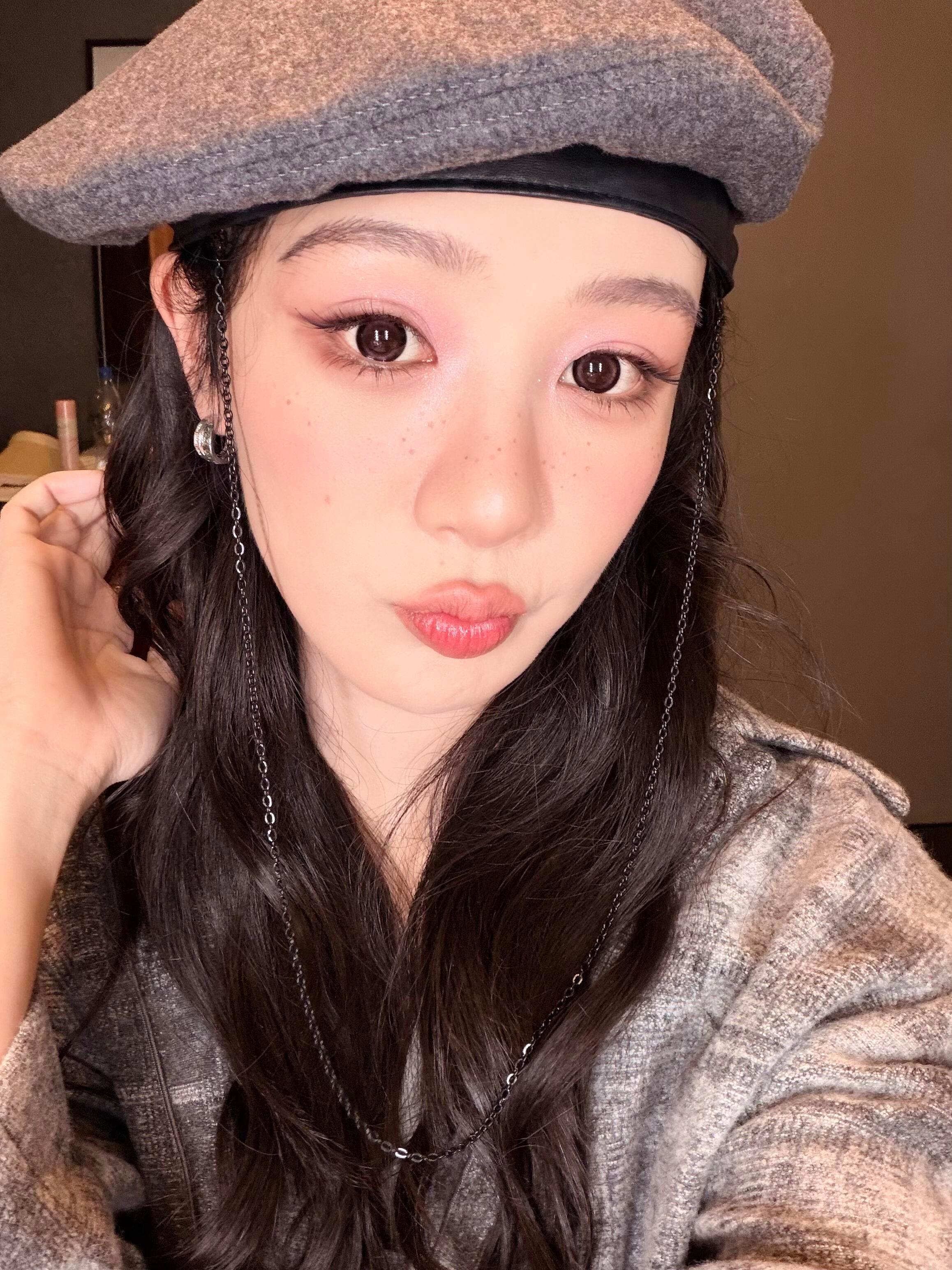 杨紫💗杨紫董竹君💗宝曼兰朵全球品牌代言人杨紫愿你活得恣意，能为小事雀跃