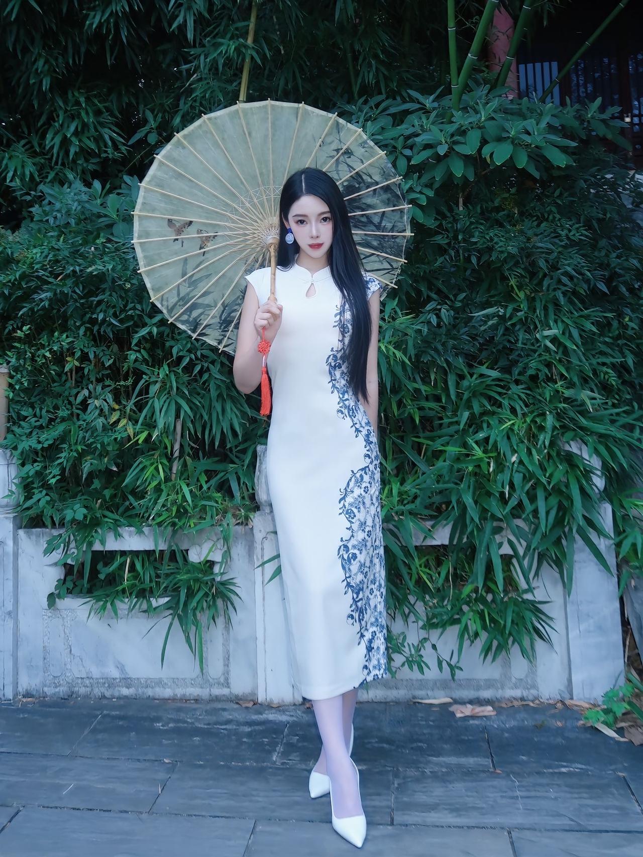 想穿得优雅有气质？这件“新中式旗袍”直接封神！总觉得优雅气质难拿捏？选对一件