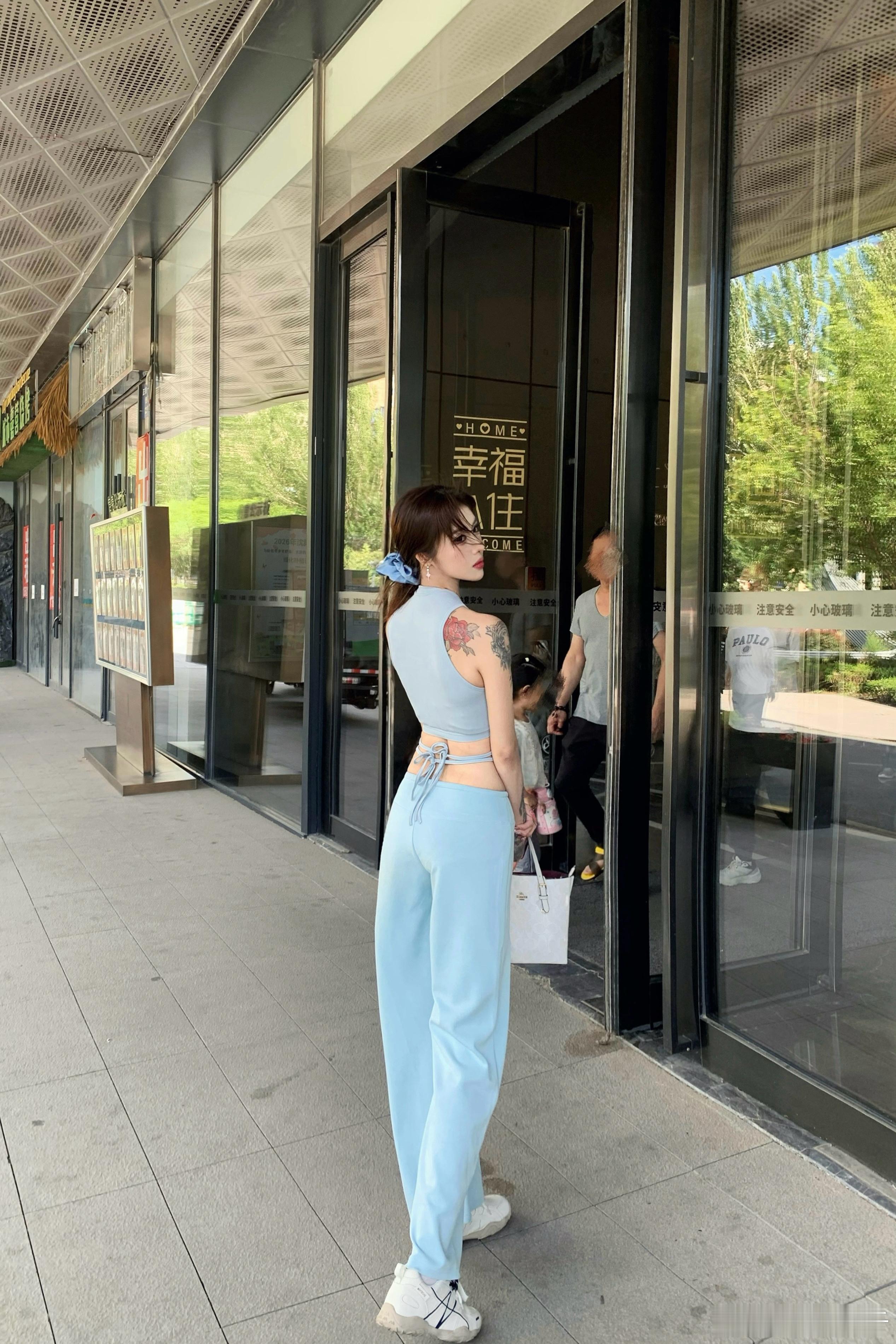 ～