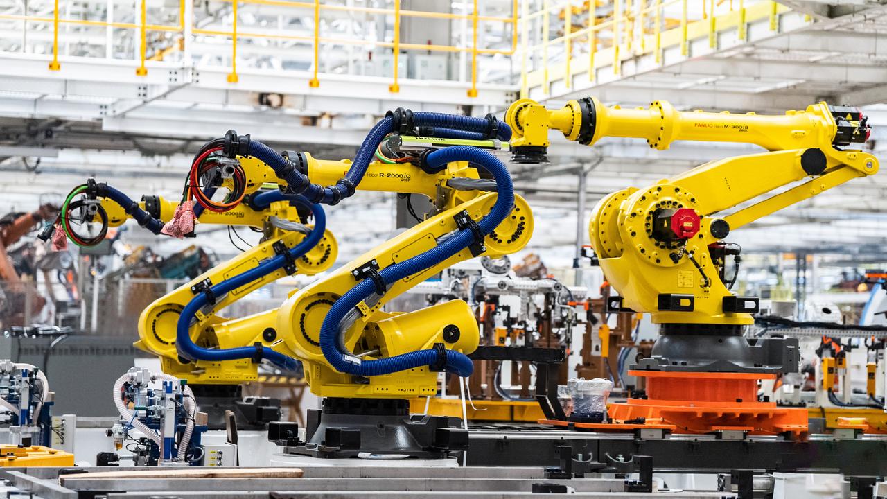 享界超级工厂近期投入19.91亿元，对核心工艺与关键设备全面升级，并同步推进数智