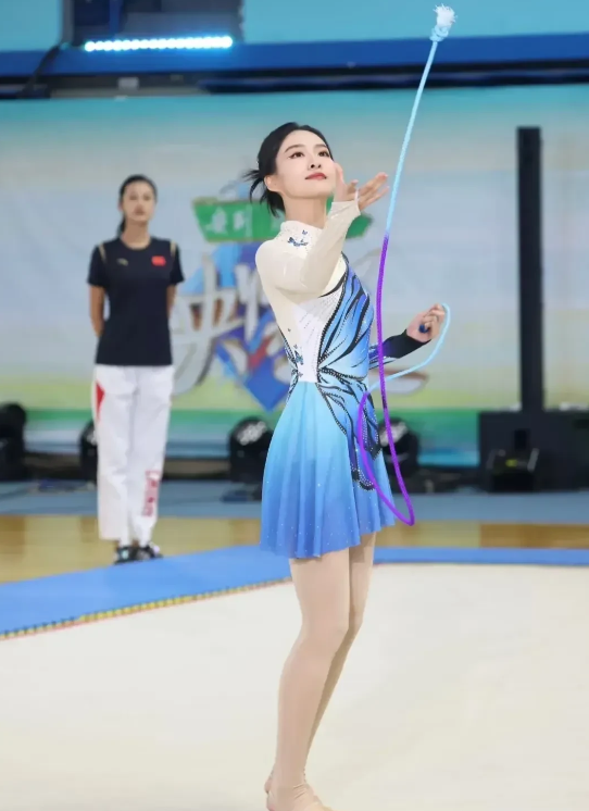 这样的女神，五百万彩礼也值了吧。