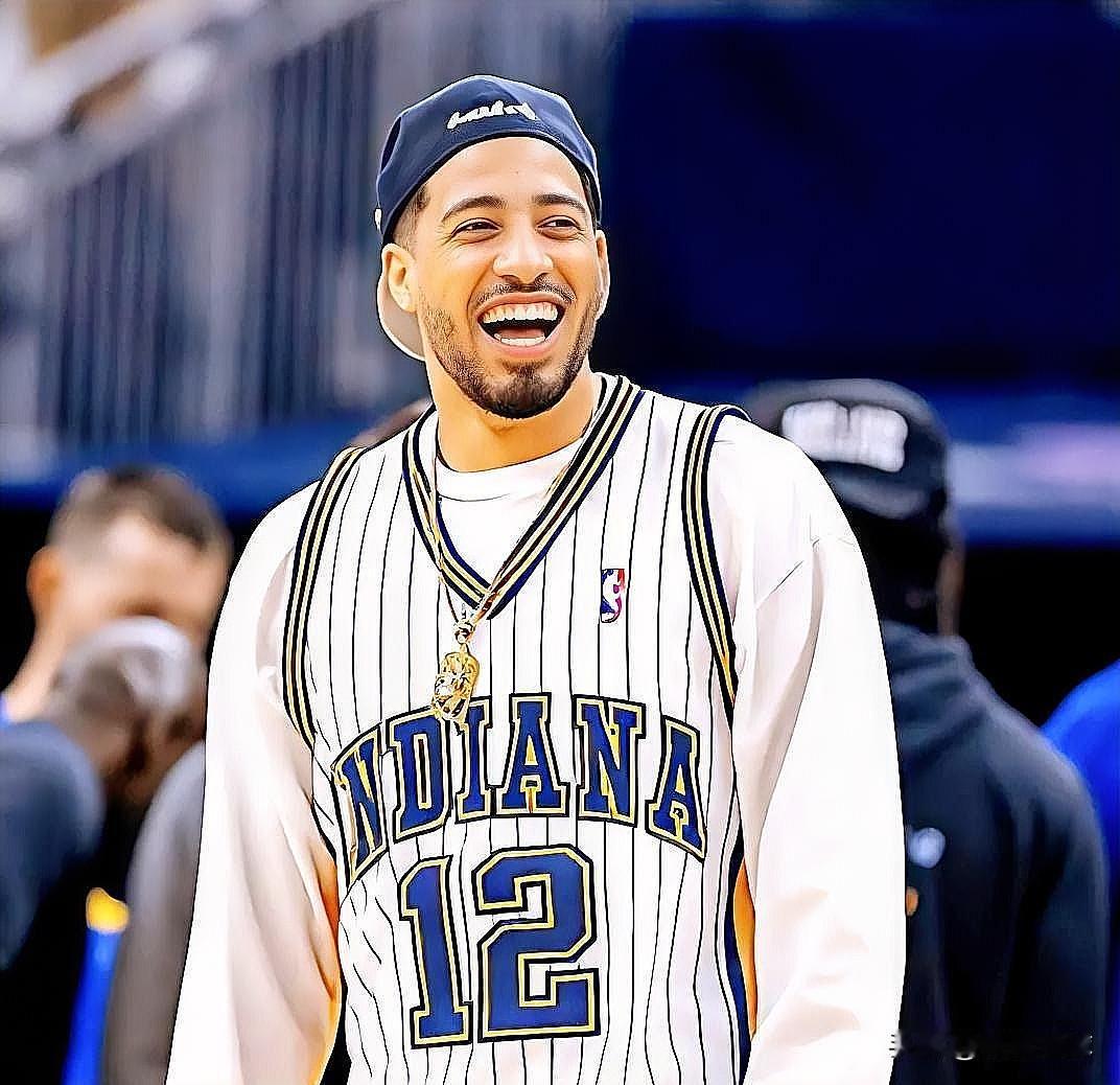 步行者终于开始行动了！据名记Shams的报道，步行者正在积极与联盟各队展开交