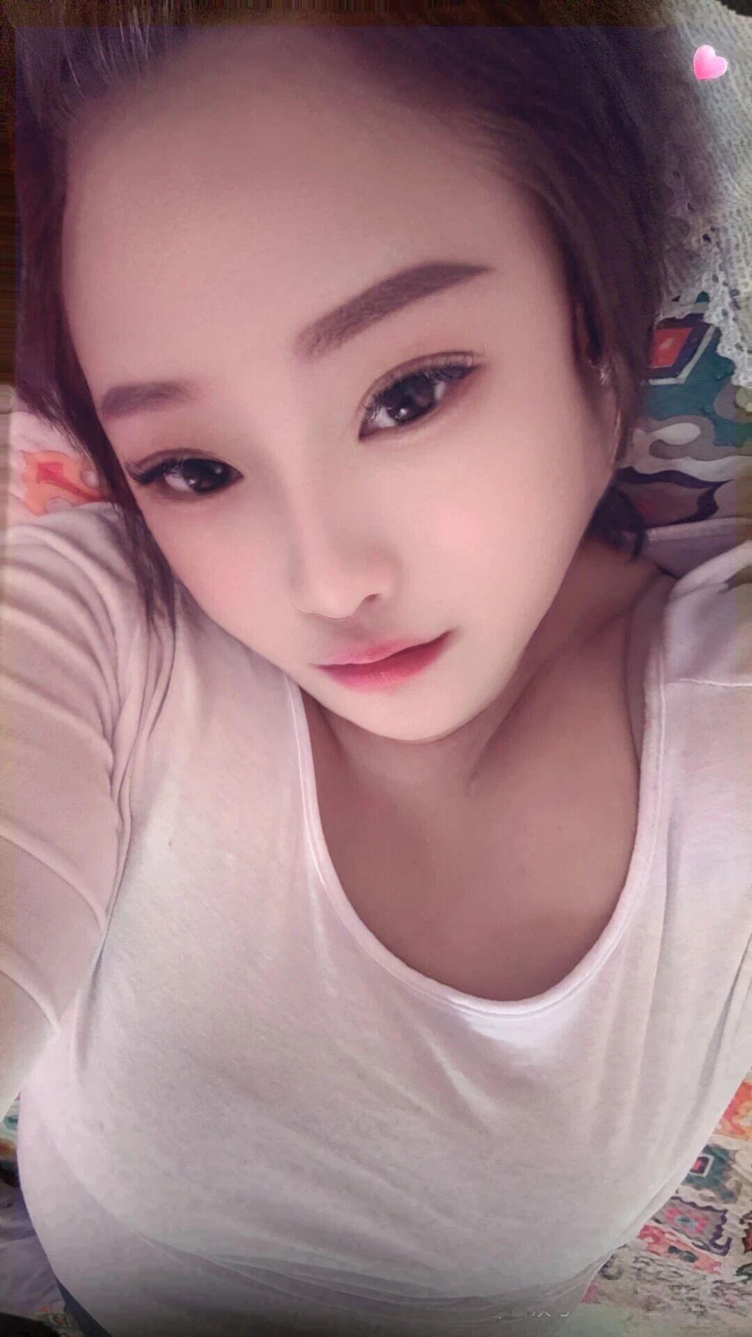 “也许有一天想珍惜的时候，有些东西真的已经不在了。其实人生最大的遗憾不是错过了那