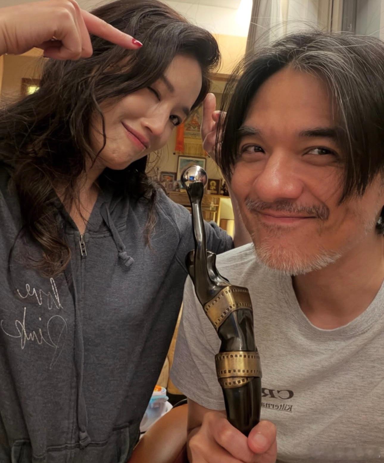 舒淇发照片啦，秀一下老公和事业