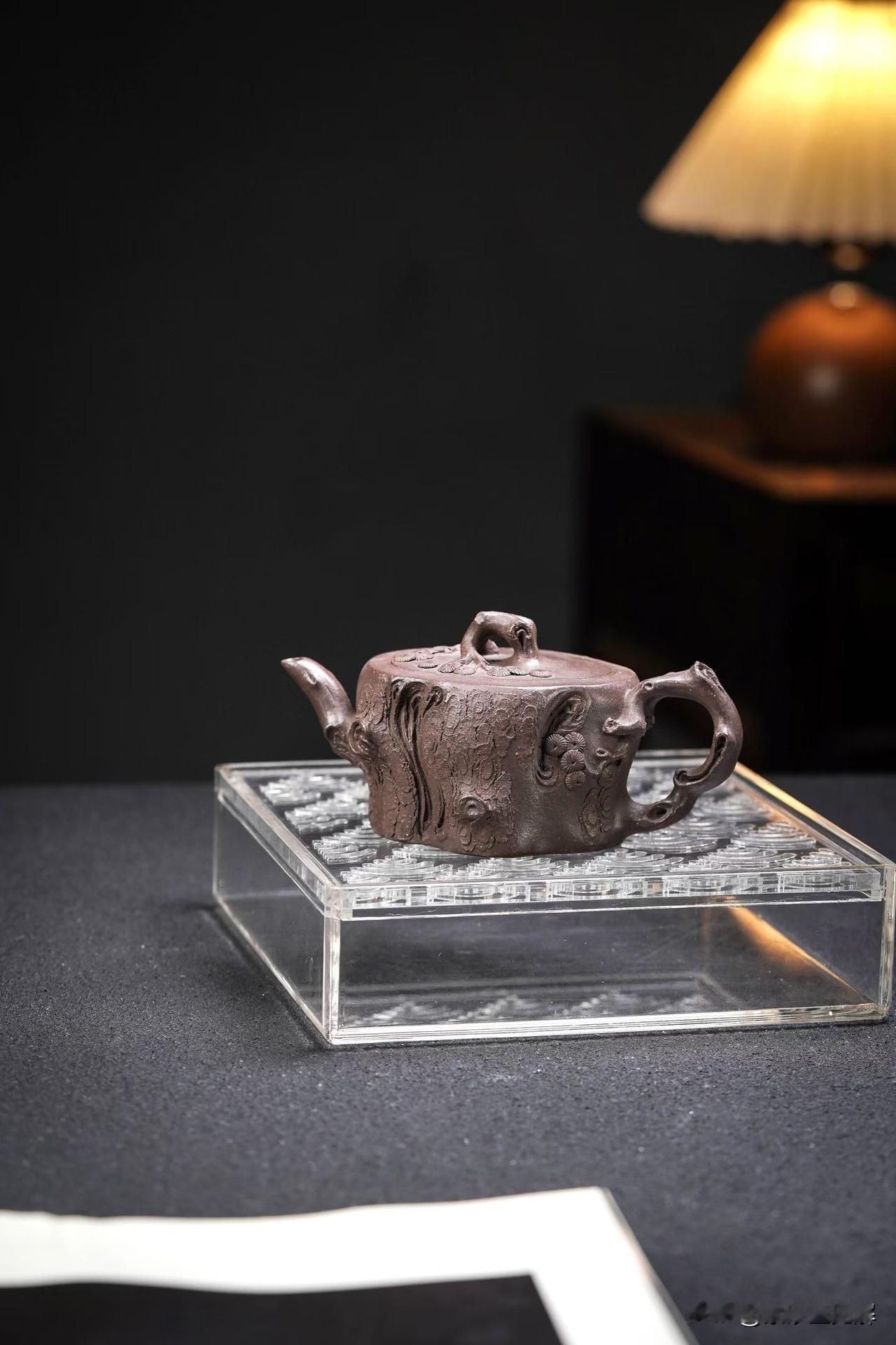 紫砂壶养花了、发黑了怎么办？养壶，本是一件慢工出细活的雅事。但很多壶友在过程中