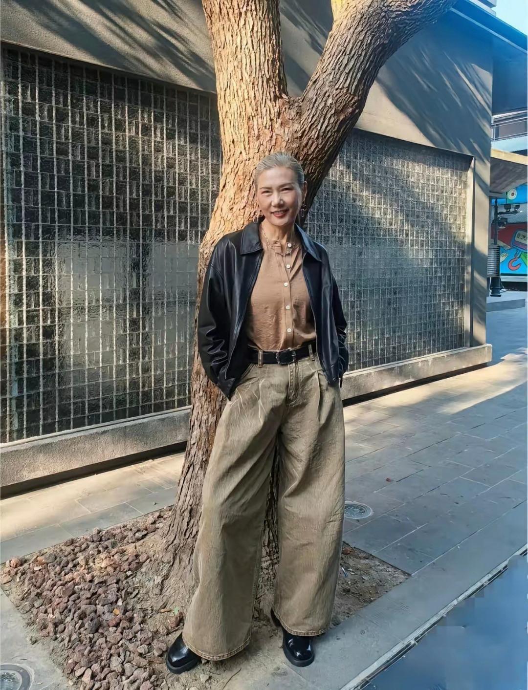 65岁精致的样子让人羡慕