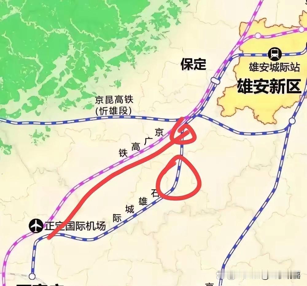 雄石高铁的走向体现出来保定和石家庄两个城市的格局。保定没有让它沿着京广高铁线走