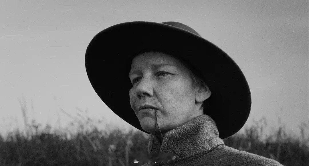 「坠落的审判」女主桑德拉·惠勒新片「罗斯」入围柏林电影节主竞赛单元，她在片中饰演