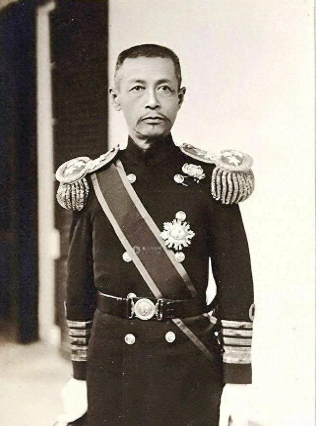 1951年，93岁高龄的前清朝海军总司令萨镇冰在得知志愿军成功击退美军并进攻韩国