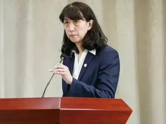 室内、室外排球奥运资格赛全军覆没:1.中国🇨🇳女排，亚锦赛第二，没有第一时间直通洛杉矶。2.中国