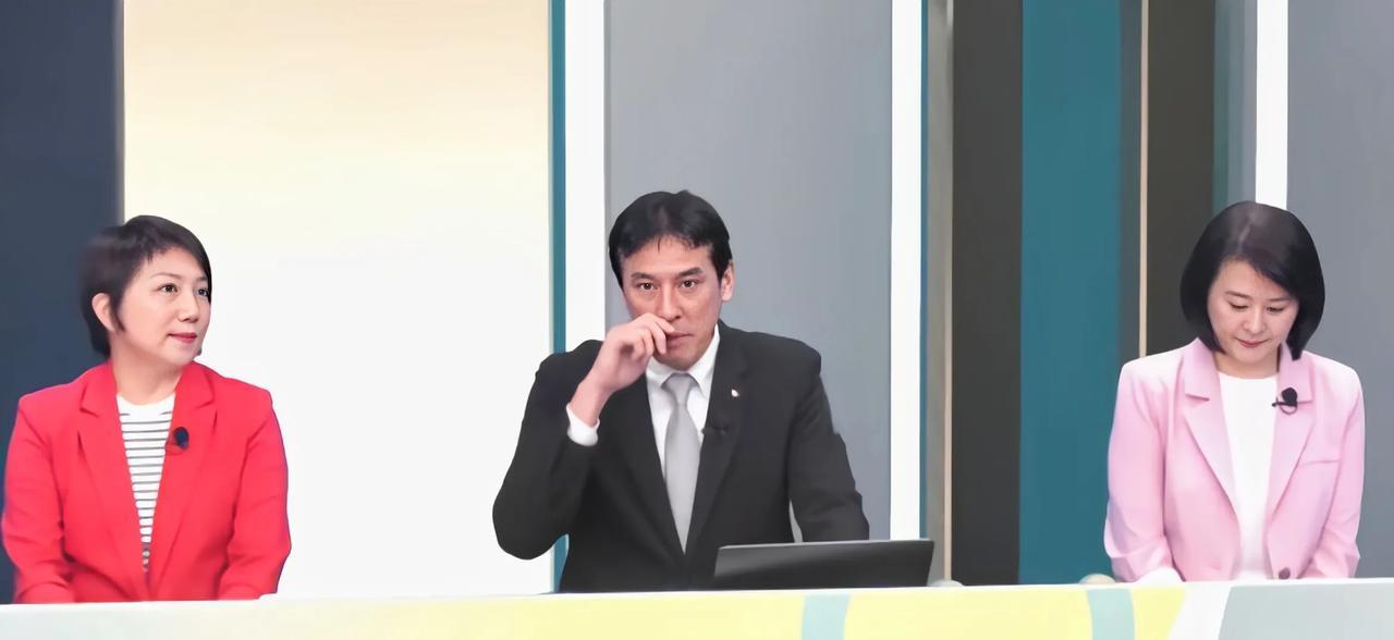 终于，黄暐瀚“自曝”了！最近，黄暐瀚在郭子乾主持的节目上谈到馆长在上海直播的事