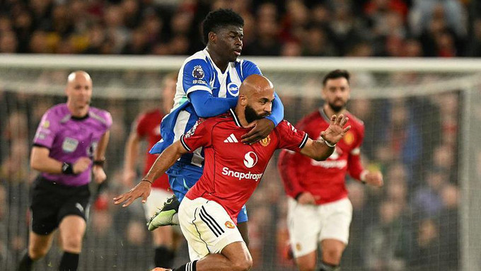 Sully曼联上个月就与巴莱巴的经纪人进行了会谈，由于巴莱巴本人对转会持开放态度