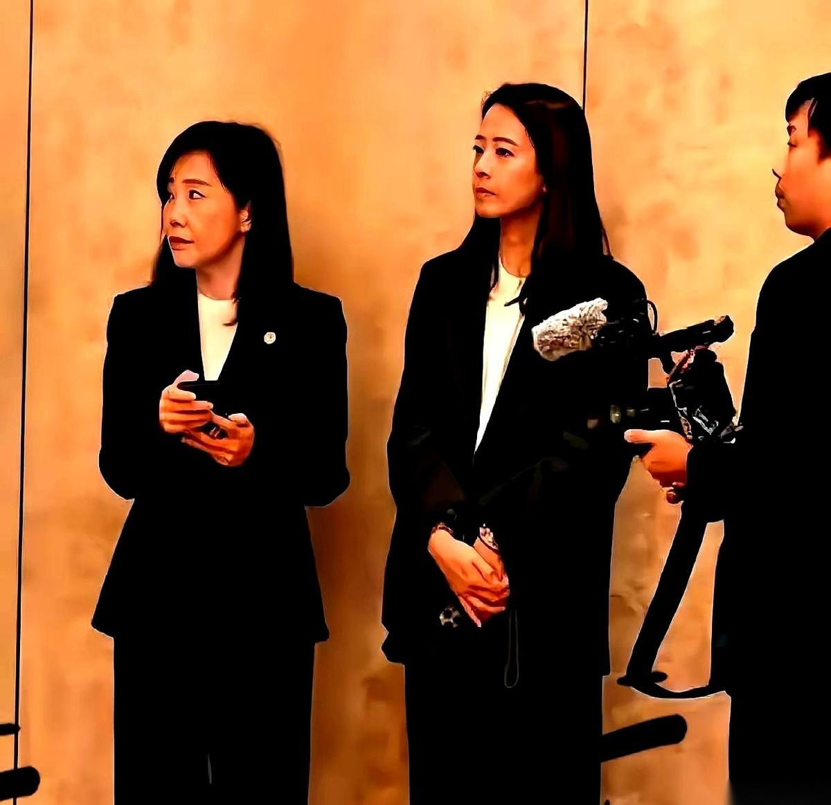 江怡臻说，一脚踏进人民大会堂，整个人就“战战兢兢，如履薄冰”了。这不是一句客套