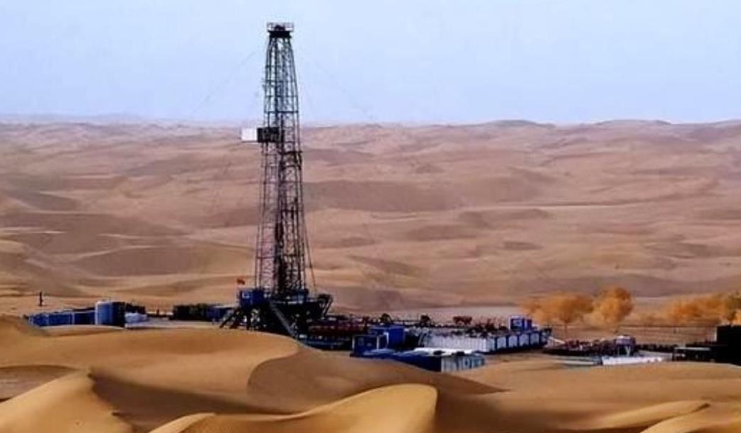 沙漠下面几乎全是石油,我国缺油年年大量进口,那为啥不开采呢?就拿塔克拉玛干沙漠来