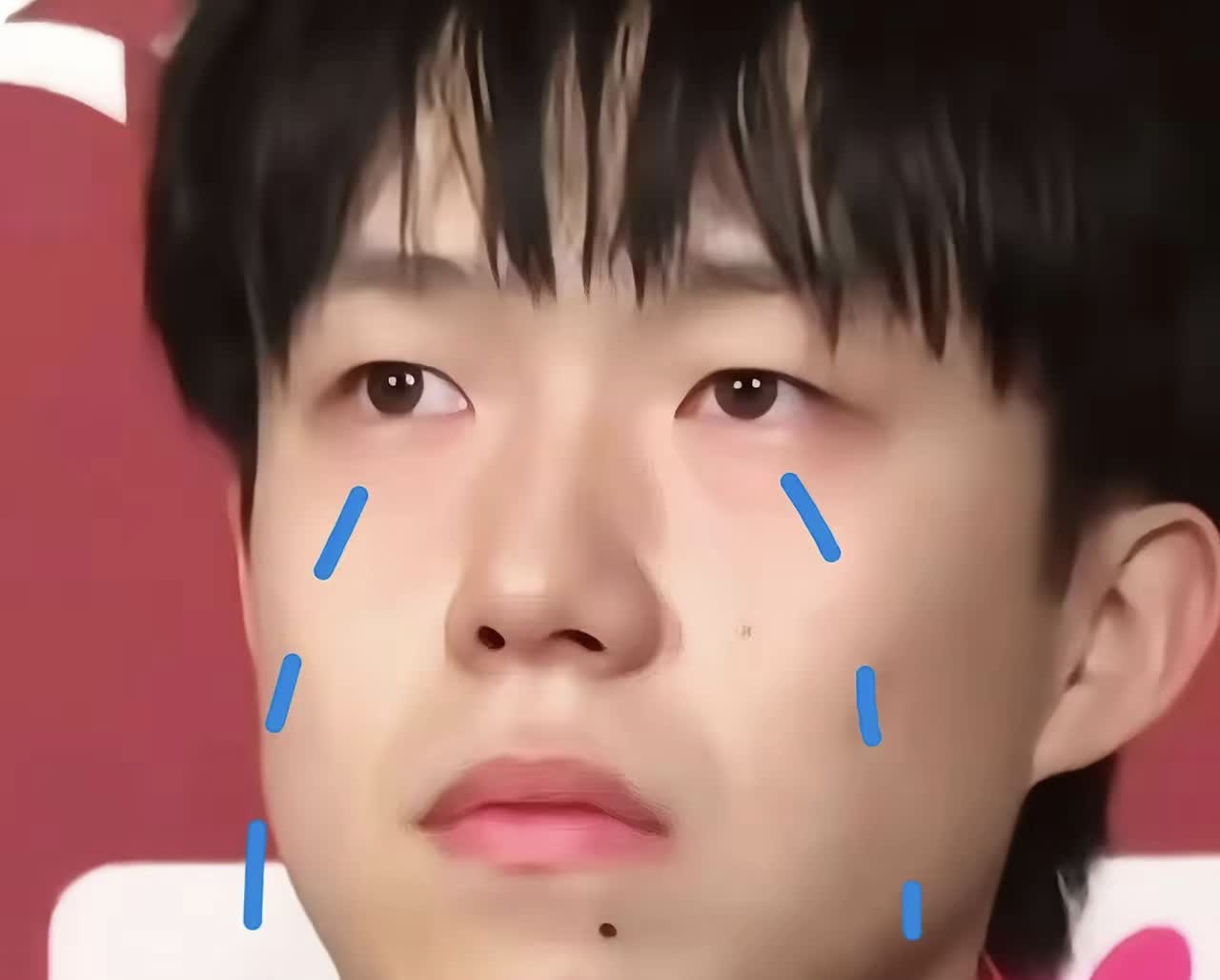 破案了！终于明白，王楚钦的球拍为什么会一再出问题了！不管是巴黎，还是多哈，就