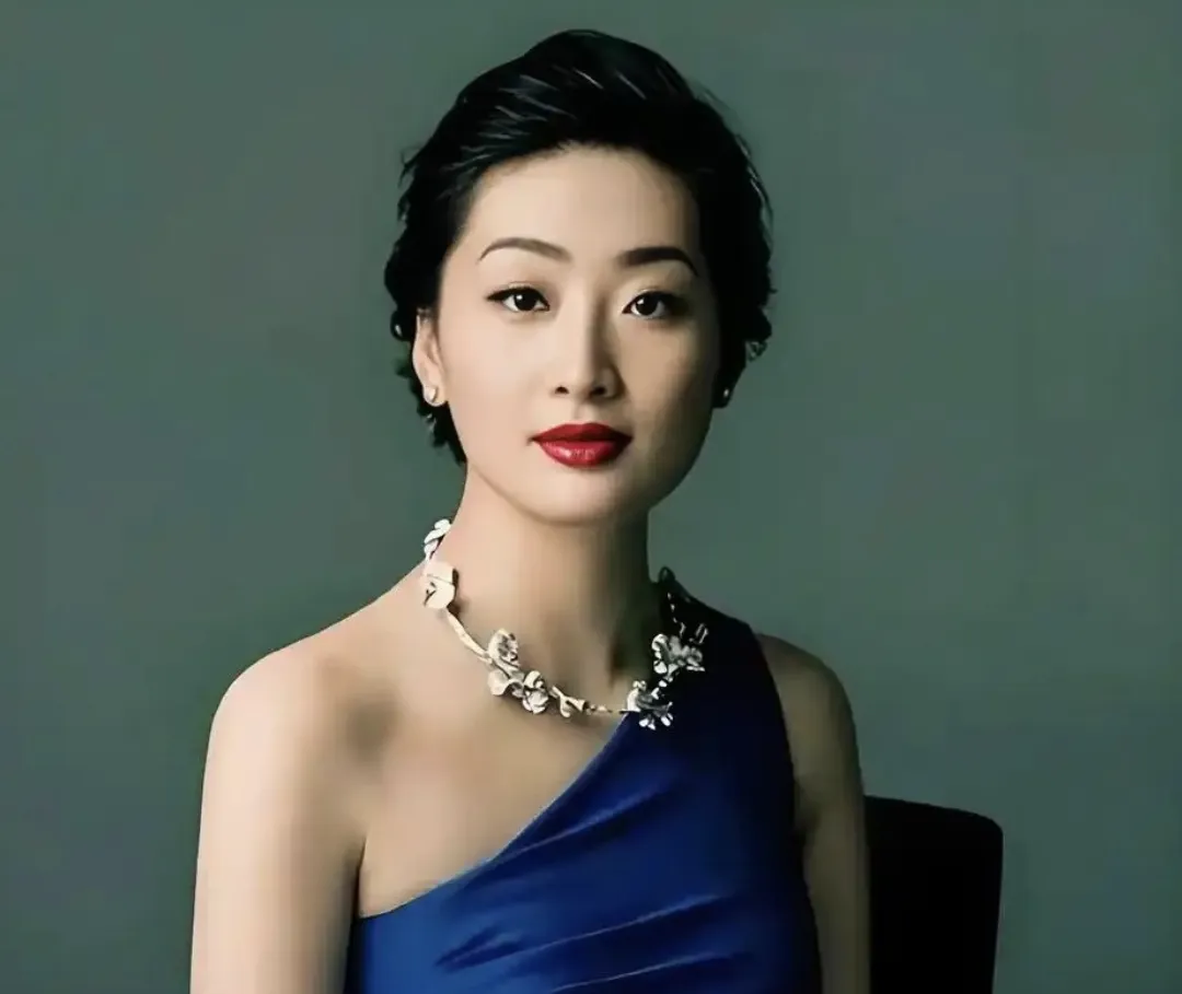 不管宗馥莉认不认，她爹生了就是生了，只要能证明血缘关系，就有资格分财产，为什么？