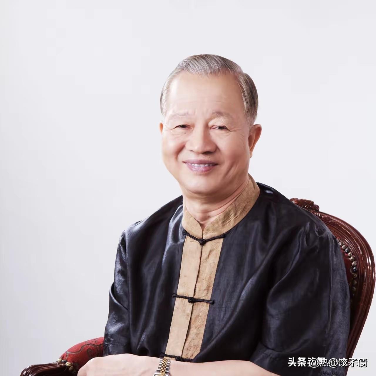 曾仕强说，琼瑶写了一辈子小说，但是害死一大堆人，如此而已。就是他本身的婚姻并不美