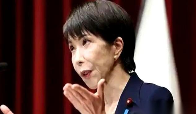 亲手把自己送上绝路的，还得是自己。这姐们儿，高市早苗，刚上台那会儿支持率75%