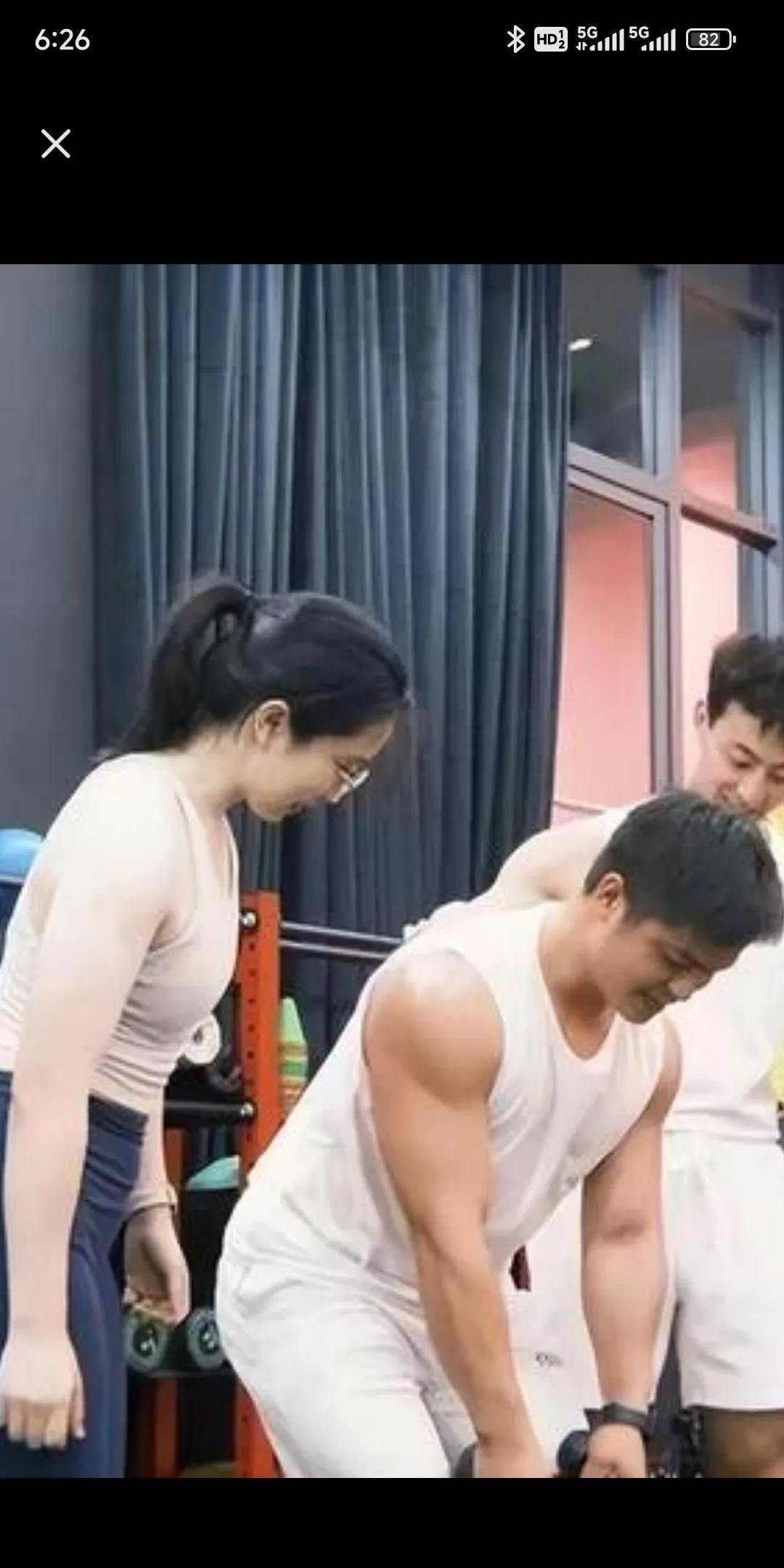 三十多岁的银行女，出轨健身男教练。和老公四年大学同学，十年相识，六年夫妻，不如和
