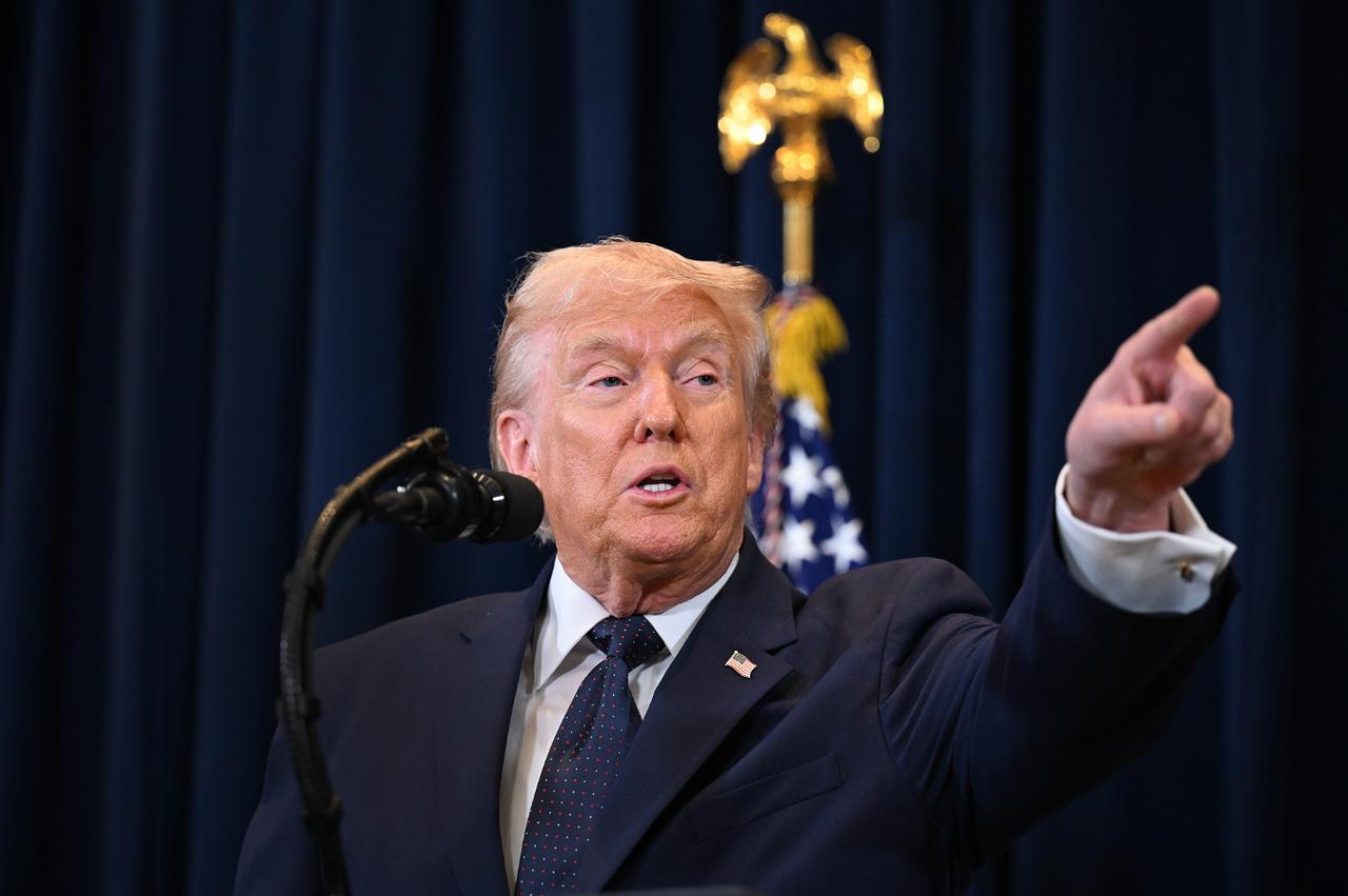 “福特”号在红海发生火灾，美军方说是意外，真相可能并不简单 美军最强航母“福