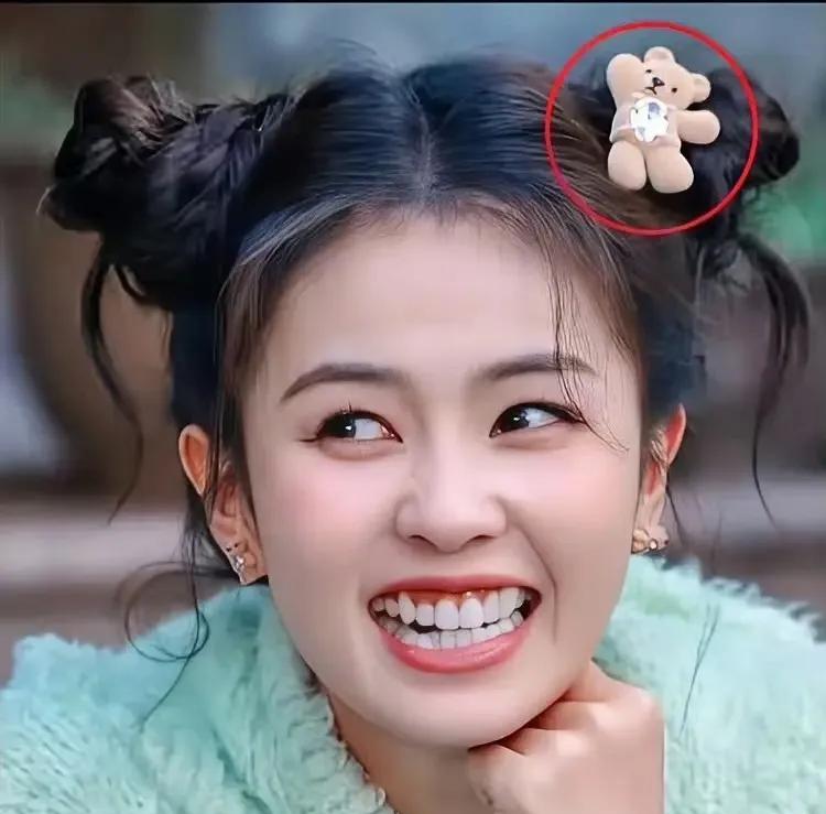 白鹿的粉丝最近得罪不少人啊，因为《临江仙》被质疑很水，她的粉丝嘴硬不承认，很多其