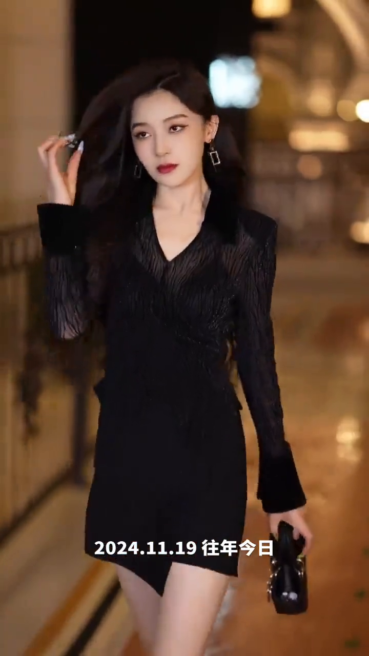 都市女郎风，黑丝短裙，优雅迷人