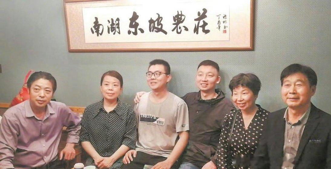 #错换人生28年当事人生父去世#刷到错换人生28年又传来噩耗，姚策的生父郭希宽离世，看完心里挺感慨的