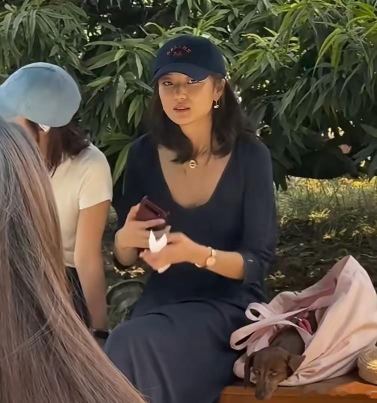 你可以说孙千长相不够惊艳也可以说她演技平平但唯独有一点你喷不了，那就是她真的太耐