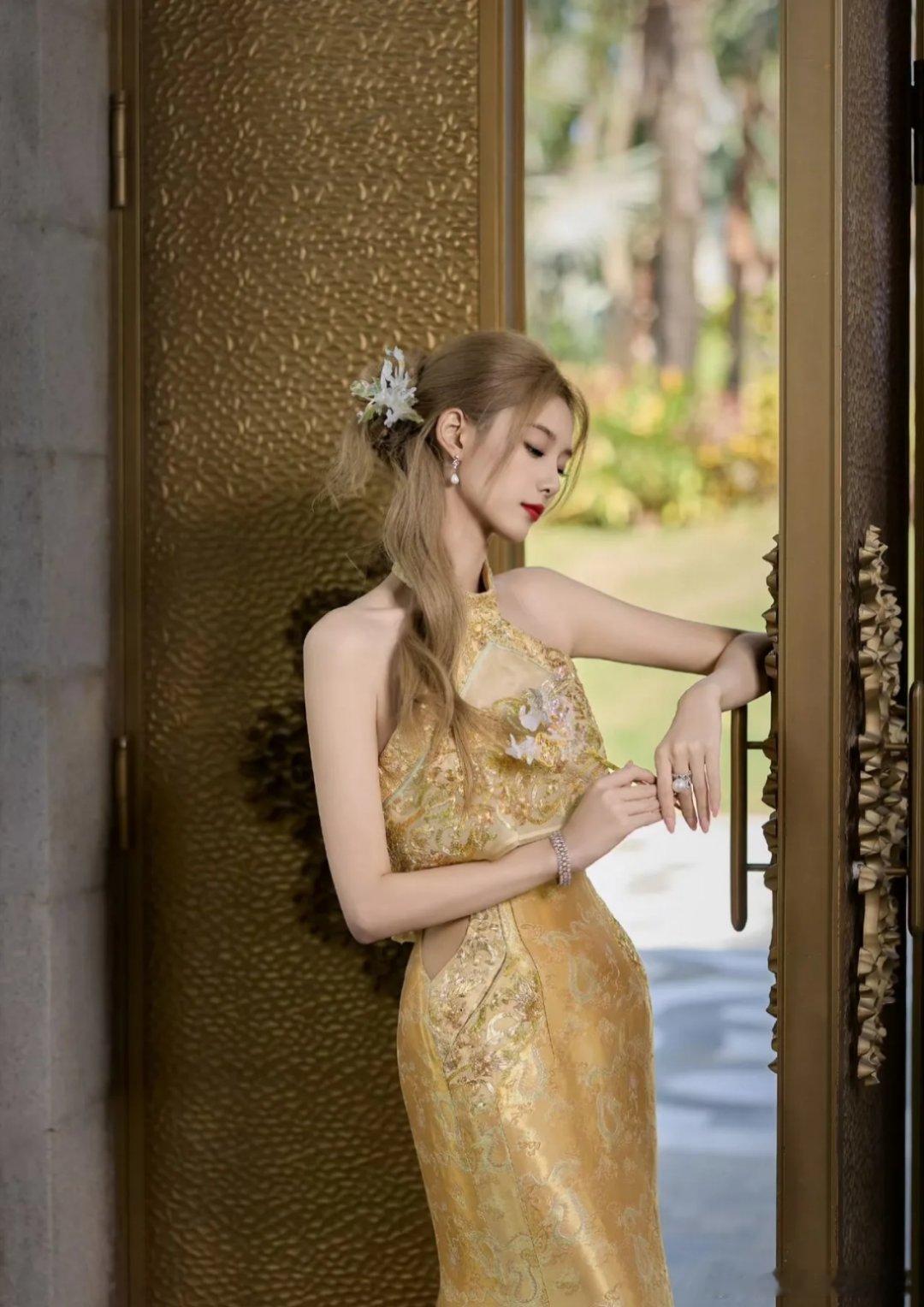 徐艺洋这组国风鎏金造型太绝了！“东方贵女”韵味拿捏得死死的，鎏金元素衬得她贵气又