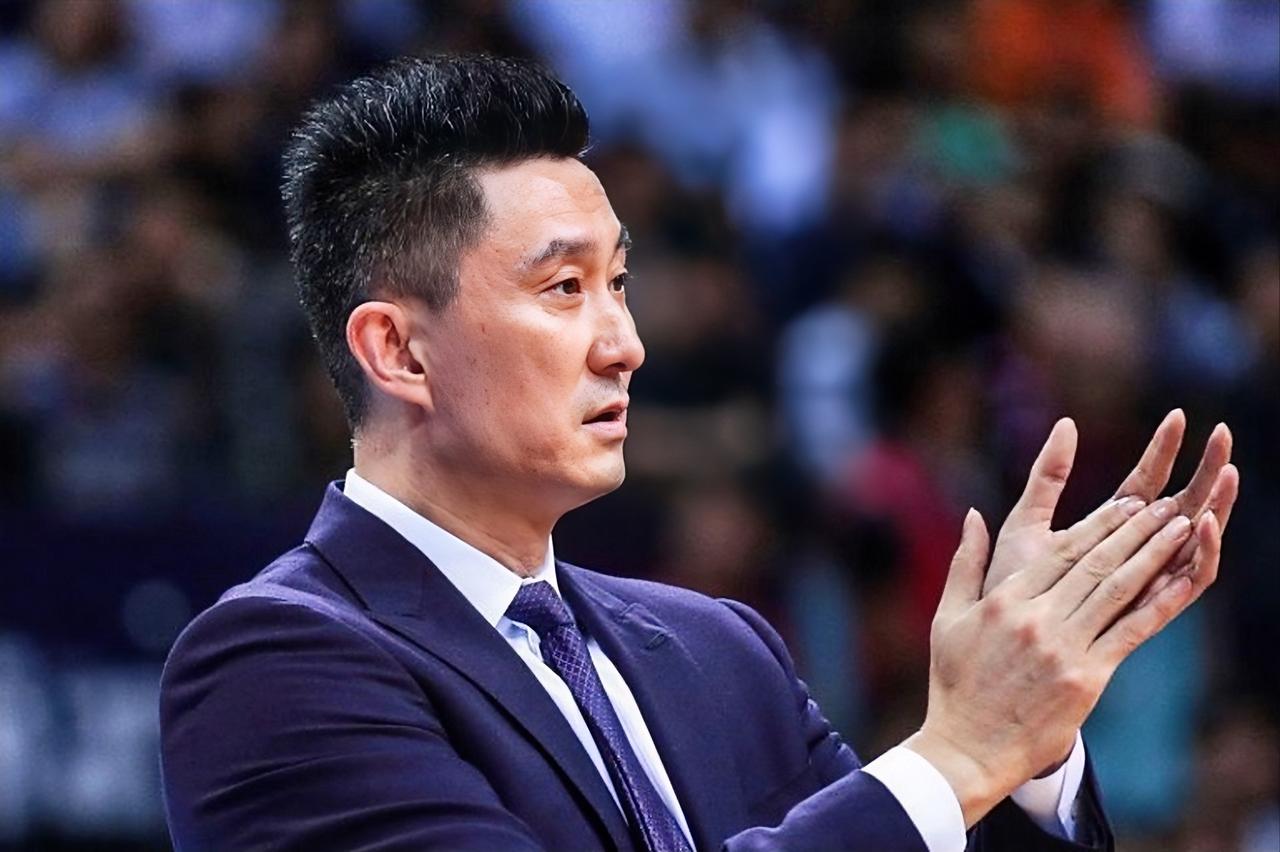 朱芳雨：杜指导，那个怎么说都是国家首发控卫，你全场放空人家？？？杜锋：你就说有