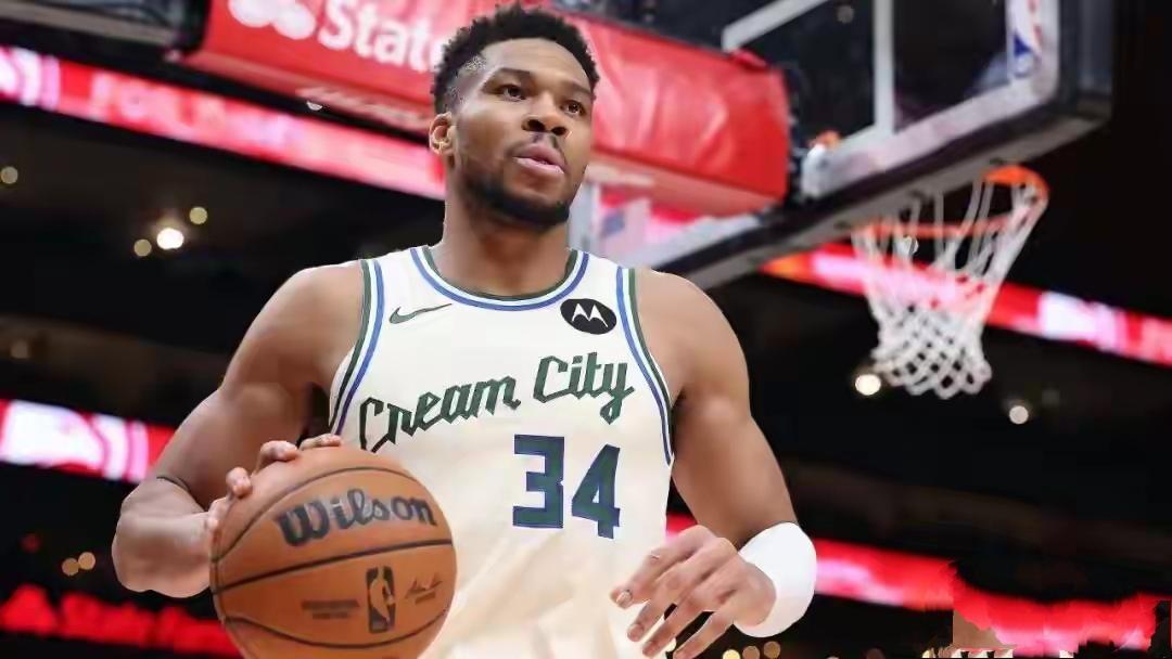 NBA交易市场炸出重磅炸弹！为了得到字母哥，勇士队这次真的梭哈了。据名记布雷特·