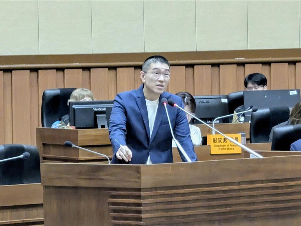 台湾省行政院近期向各县市发文，宣布将统一削减各县市的一般性补助款项，此举引发全台