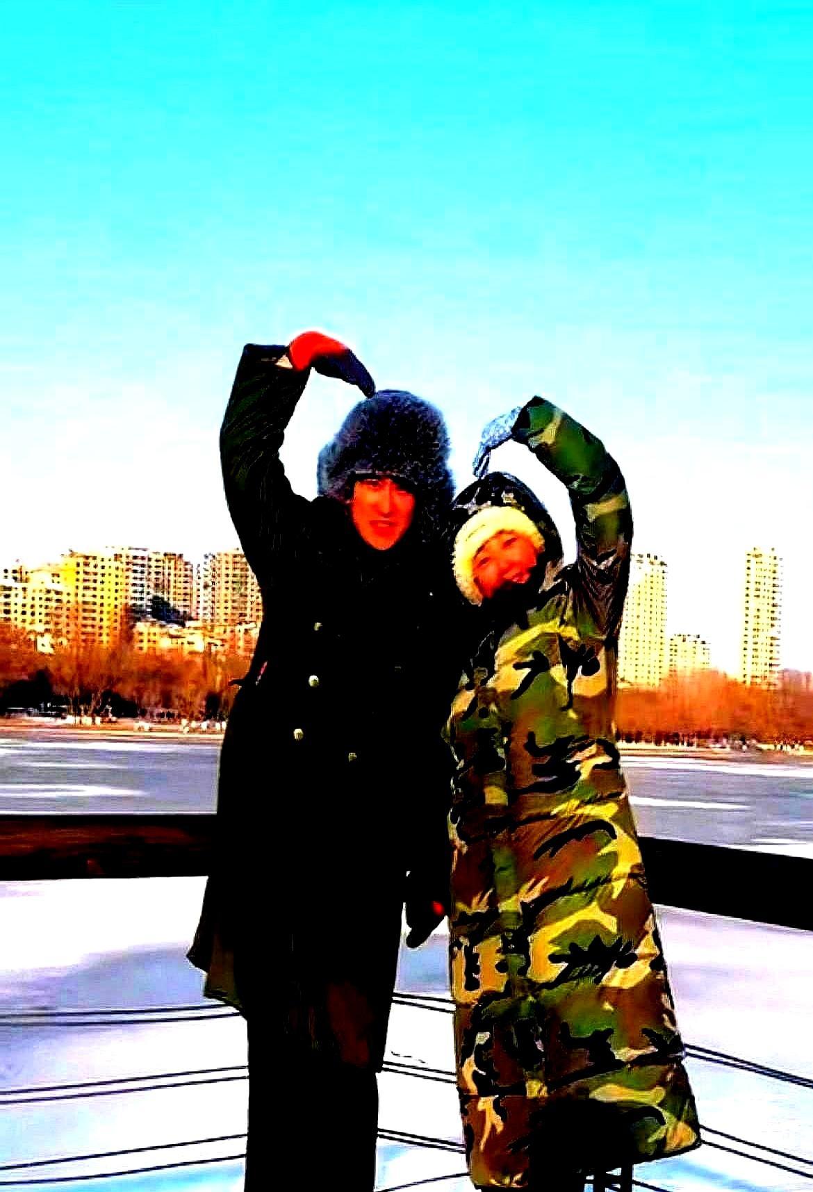 戏里赵玉田和刘英吵了十五年，戏外吴云飞真娶了个海归博士，婚礼排面大到像拍续集。结