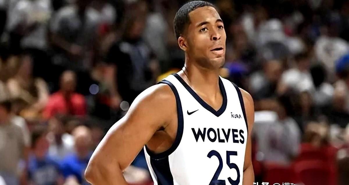 “辽宁男篮，又来个硬茬子！”这消息像块石头，砸进CBA。杰登·勒迪，第八外援，名