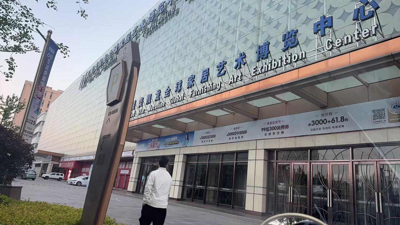 沈阳的撞人事件，只能说，那地方的狠人太多！我也分享沈阳一个宰人比较狠的二手车行