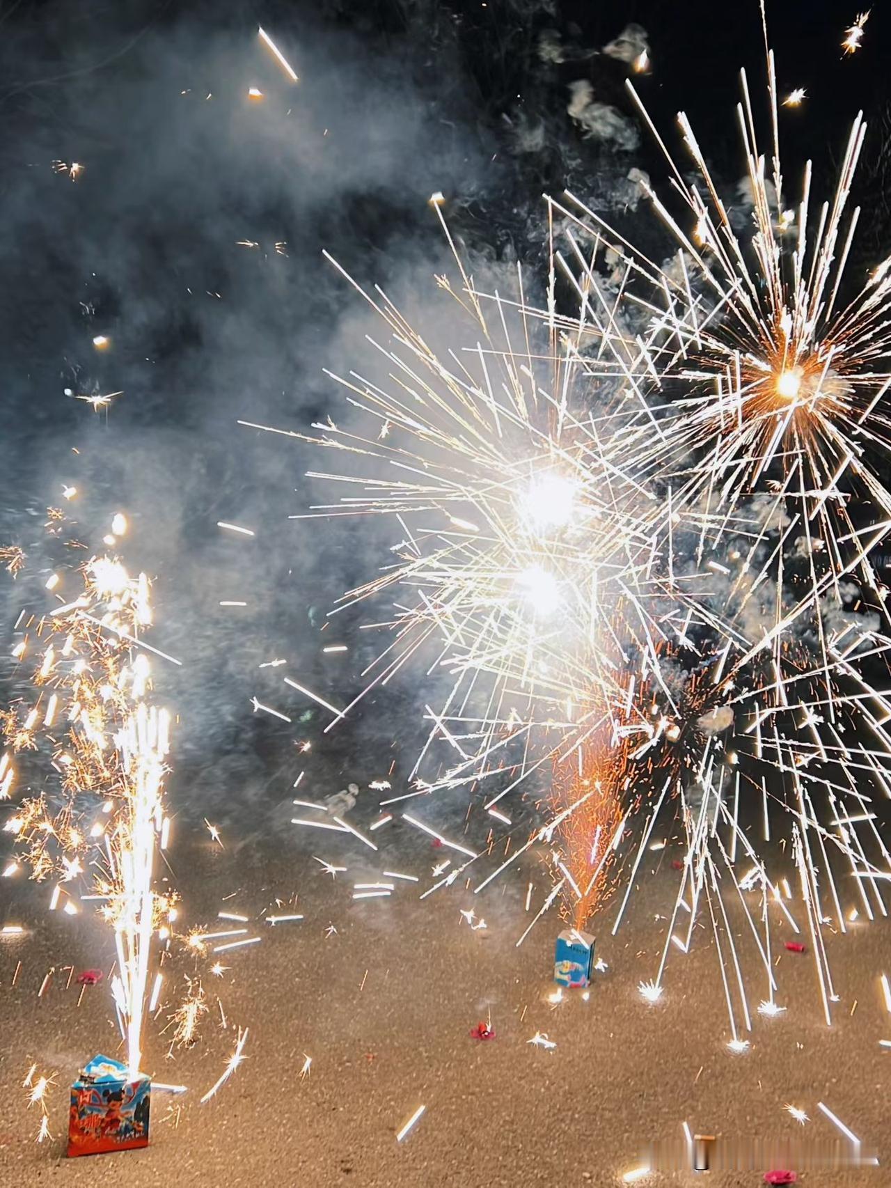 一路向北被封，我不太能理解，他不过讲了两句房市的真实情况罢了。翻开某博、某乎，一