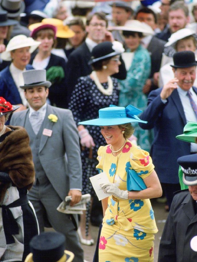 不靠谱的舅舅？威廉王子和斯宾塞伯爵之间关系淡漠，对方不支持大外甥成为国王。威廉