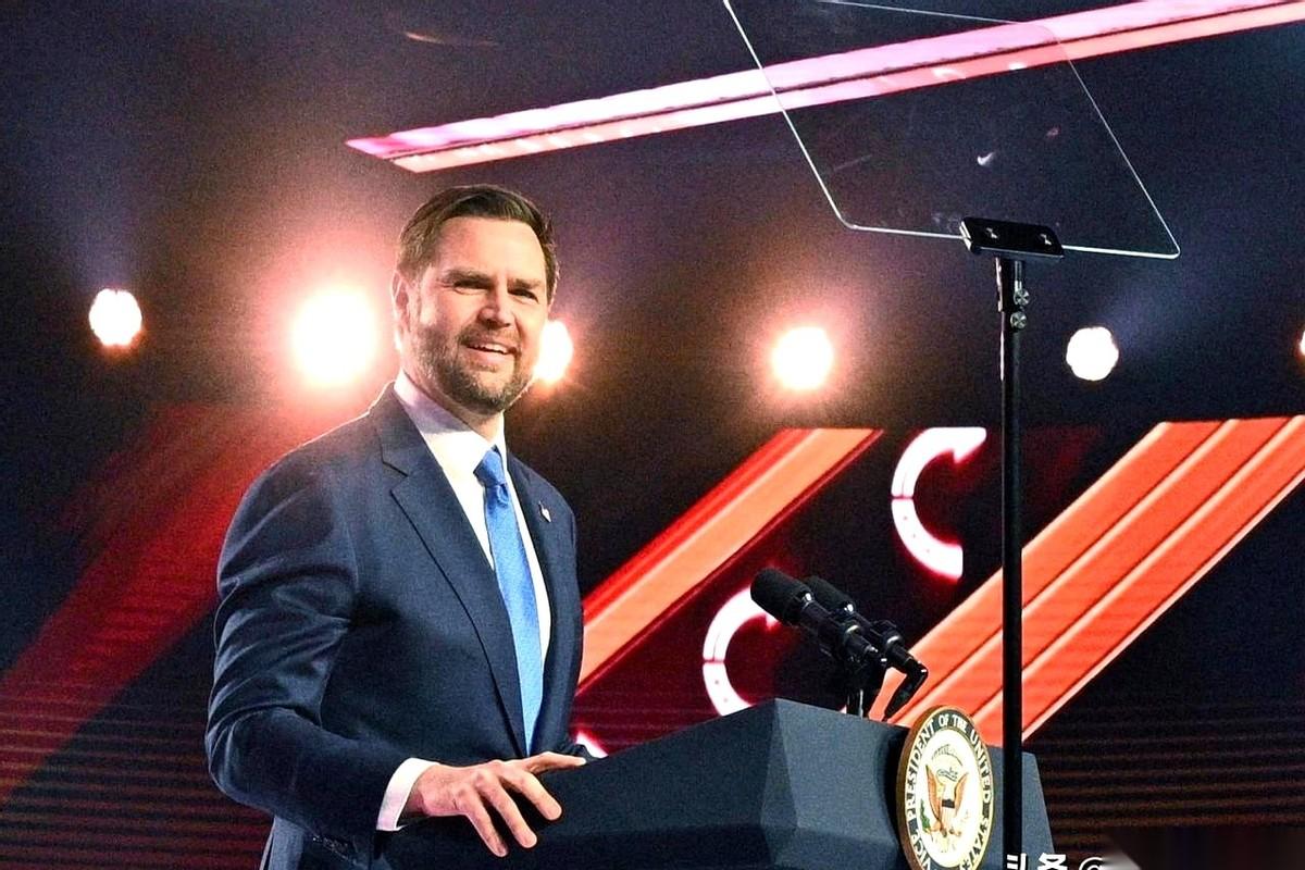 什么叫雷霆手段？这就是。之前放话，说得很清楚了，别跟我扯别的，就两条路：毒