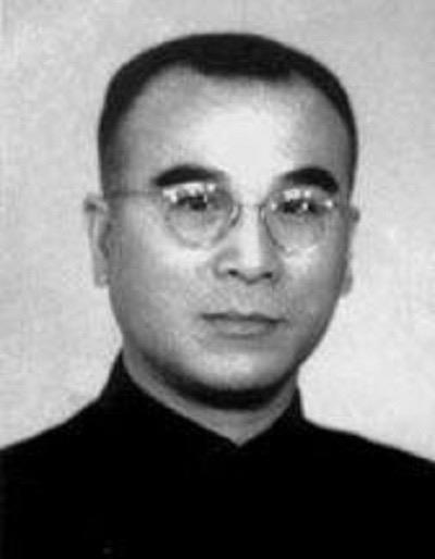 1949年，渡江战役前，国军军官杨兆龙四处奔走求情，终于在渡江战役前7天，从监狱