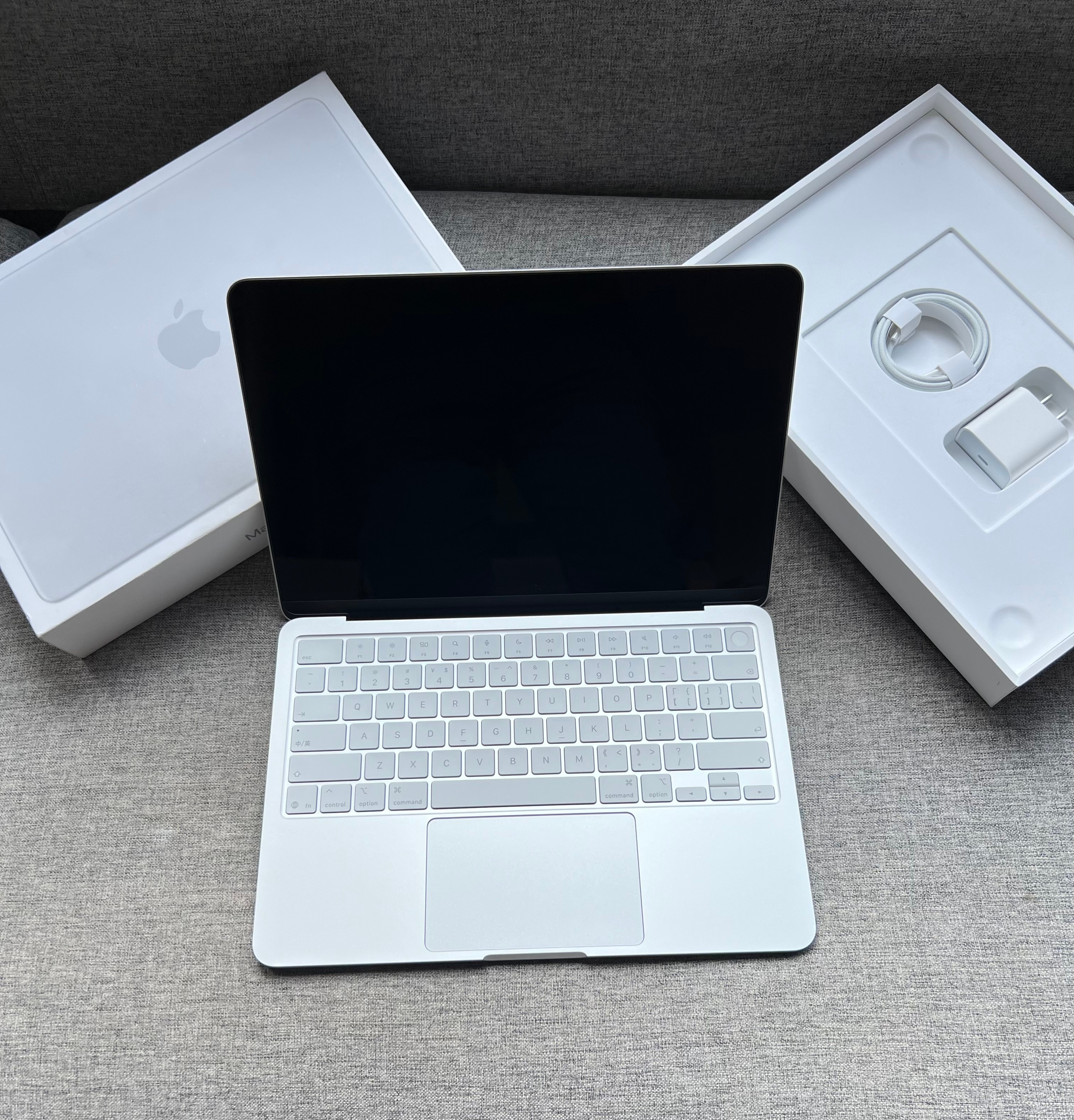 国行MacBookNeo13寸8+512G银色，全新仅拆封，未激活，全