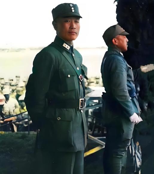 获得特赦后，杜聿明与军统旧人沈醉，曾在一次闲谈中提起戴笠。杜聿明说，像戴笠那样的
