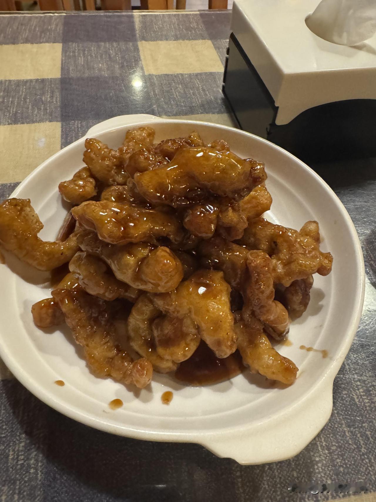 去年换了个新床垫，老公说太软了，睡着腰疼。我就在网上买了一个铺在床垫上的床垫，商