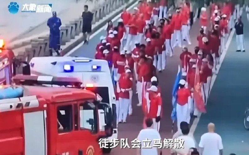 暴走团队长居然这么回应记者:如果当时有人跳河了，我们徒步队会立马解散，而且我